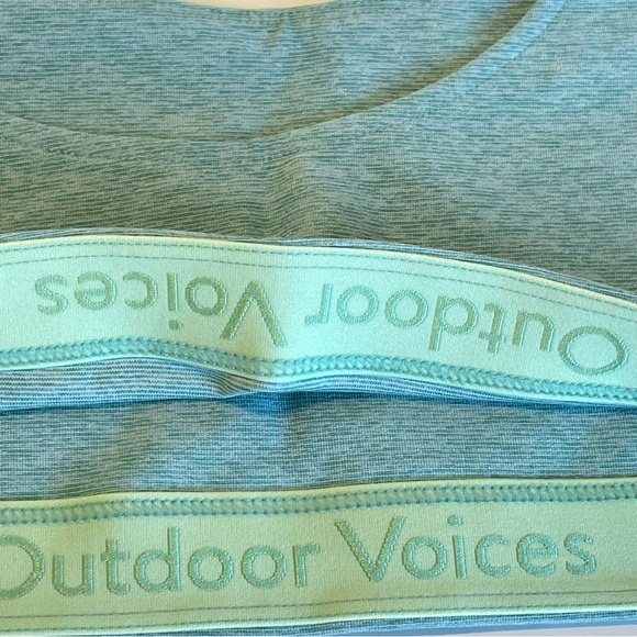 NWT Outdoor Voices Sports Bra Double Time in Green Mint Caribbean Size Medium - Picture 5 of 8